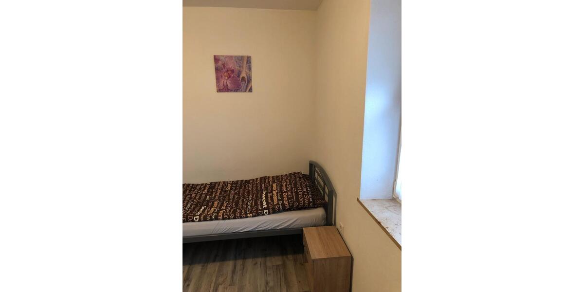 Etagenwohnung Oberhausen - 1 Zimmer, 20 m&sup2;, 290&euro; | Angebot:26608637