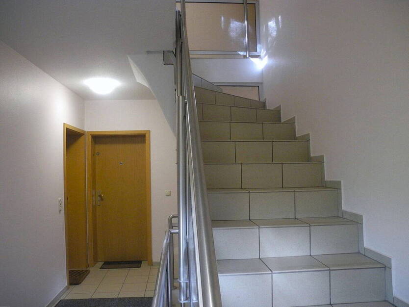Möblierte 2-Zimmer Whg mit Balkon & Tiefgarage in Hamburg-Wandsbeck befristet min 12max 24 Monate