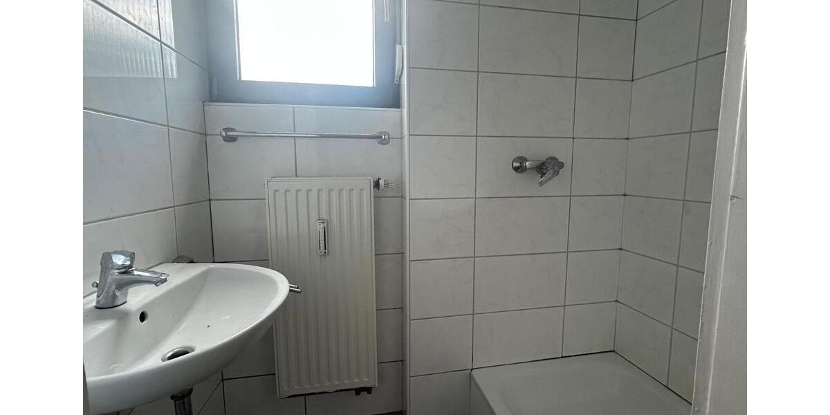 Dachgeschoßwohnung Saarbrücken West - 4 Zimmer, 65 m&sup2;, 750&euro; | Angebot:25883161