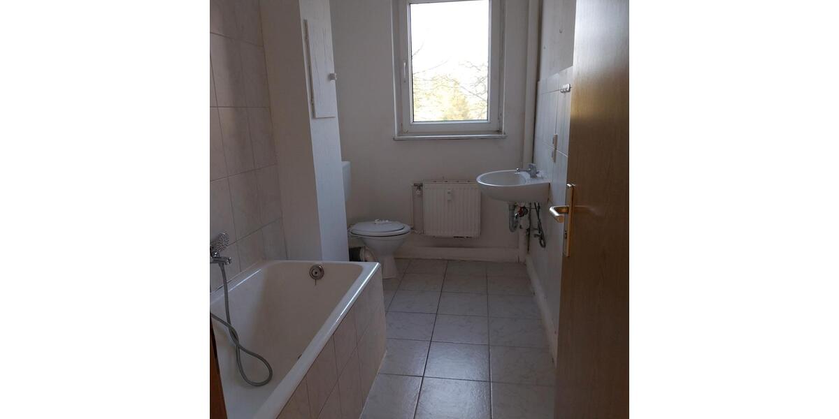 Etagenwohnung Galenbeck - 4 Zimmer, 72 m&sup2;, 326&euro; | Angebot:19457875