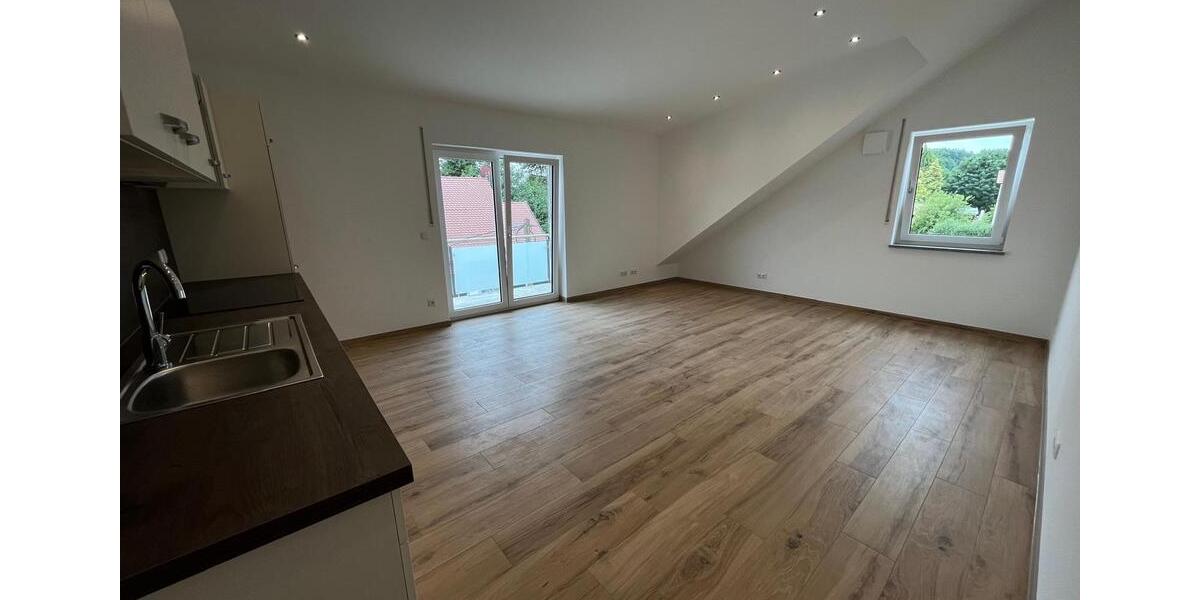 Dachgeschoßwohnung Langenneufnach - 4 Zimmer, 82 m&sup2;, 1.350&euro; | Angebot:26591696