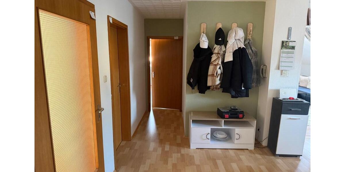 Dachgeschoßwohnung Großenlüder - 3 Zimmer, 90 m&sup2;, 600&euro; | Angebot:26312754