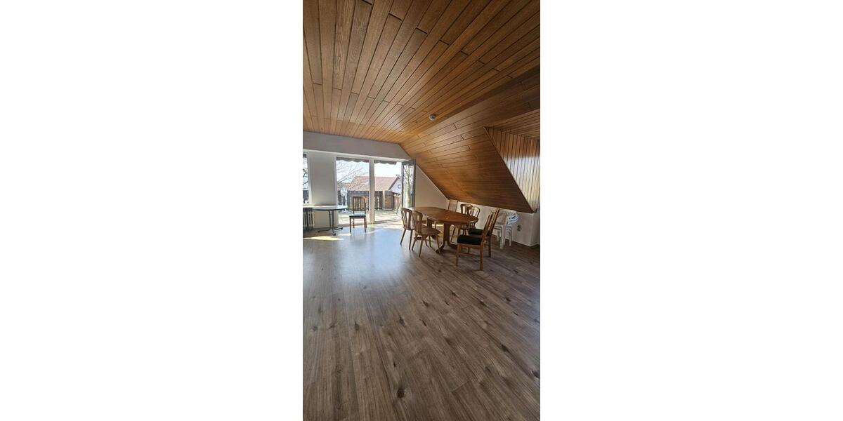 Dachgeschoßwohnung Niedenstein - 4 Zimmer, 120 m&sup2;, 1.050&euro; | Angebot:25833986