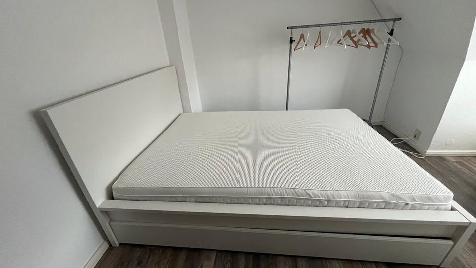 Dachgeschoßwohnung Flensburg - 2 Zimmer, 16 m&sup2;, 450&euro; | Angebot:24705478