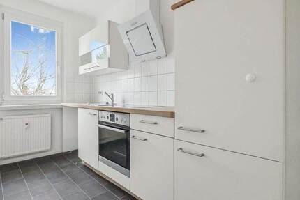 Wohnkomfort in Neustadt (Sa): Traumwohnung (4 Zi.) mit Tageslichtbad, EBK, Loggia & Stellplatz 4 zimmer