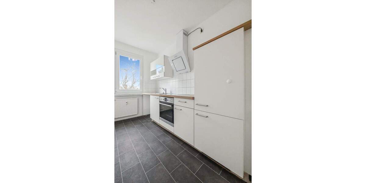 Wohnkomfort in Neustadt (Sa): Traumwohnung (4 Zi.) mit Tageslichtbad, EBK, Loggia & Stellplatz 4 zimmer