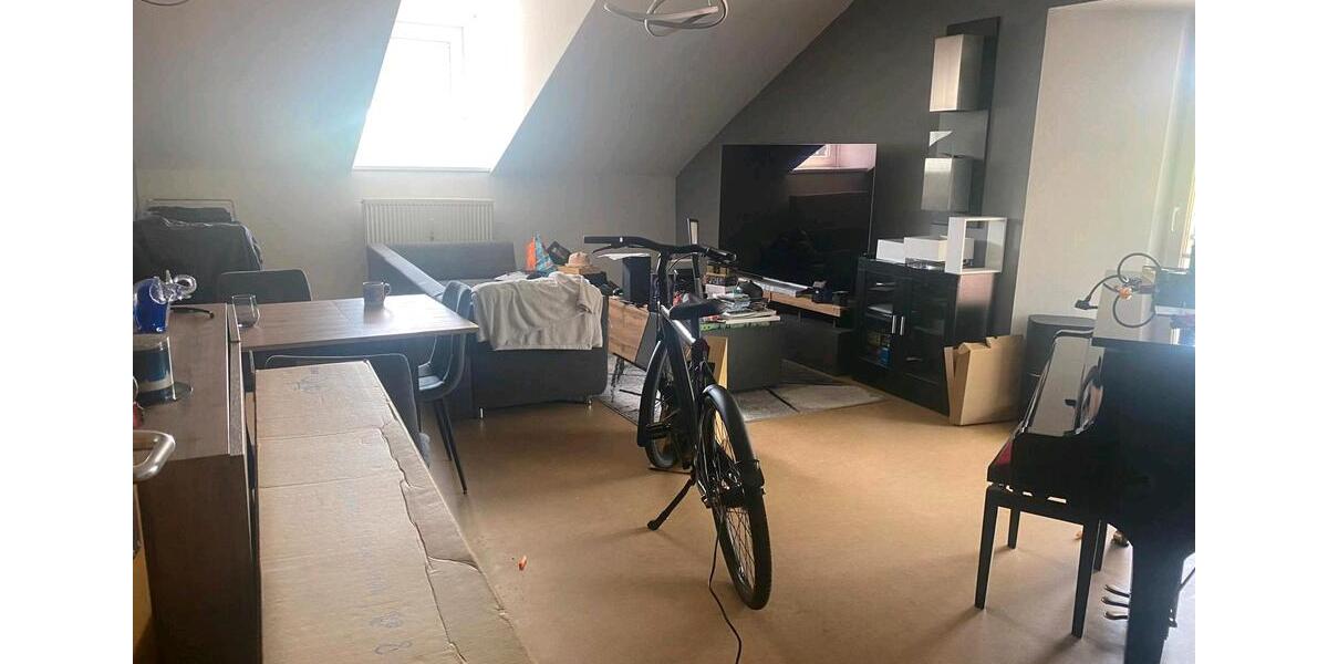 Dachgeschoßwohnung Deggendorf - 4 Zimmer, 108 m&sup2;, 860&euro; | Angebot:26705065