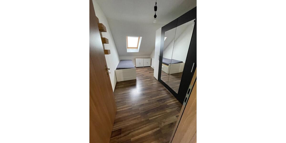 Dachgeschoßwohnung Senftenberg - 3 Zimmer, 67 m&sup2;, 436&euro; | Angebot:23862245