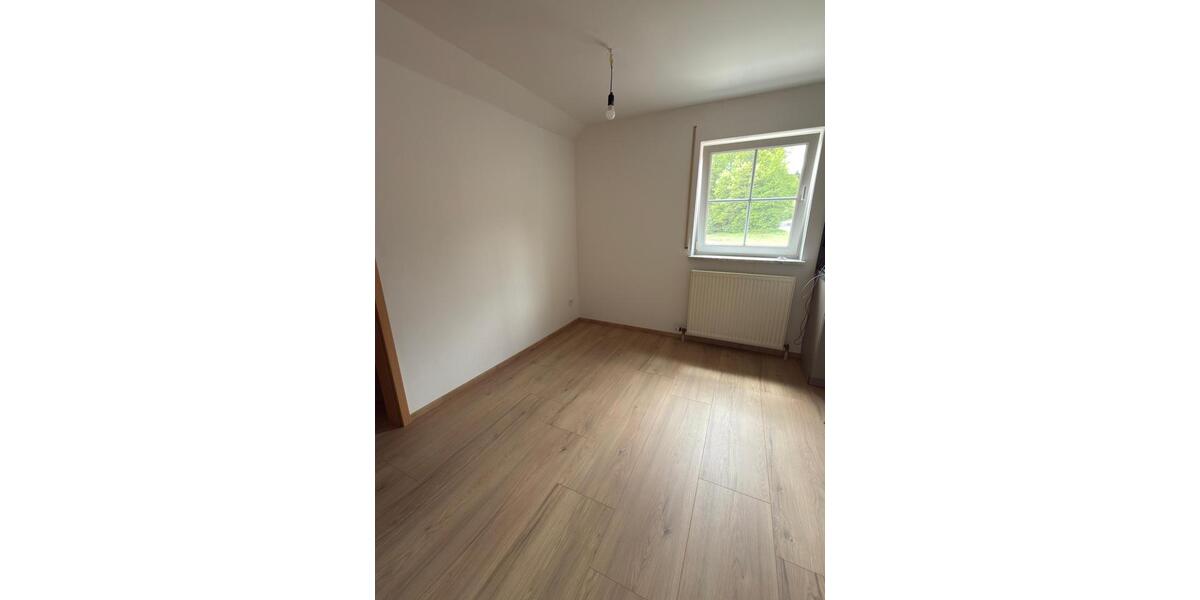Dachgeschoßwohnung Passau Maierhof - 3 Zimmer, 90 m&sup2;, 900&euro; | Angebot:26537112