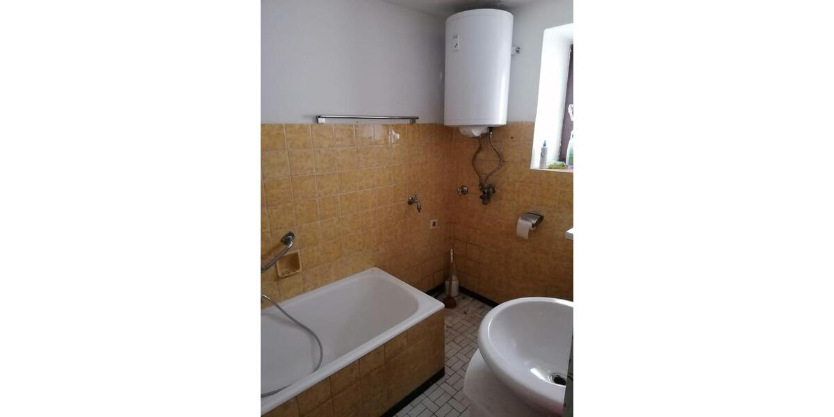 Bauernhaus, Landhaus Oettingen in Bayern - 7 Zimmer, 170 m&sup2;, 650&euro; | Angebot:24512515