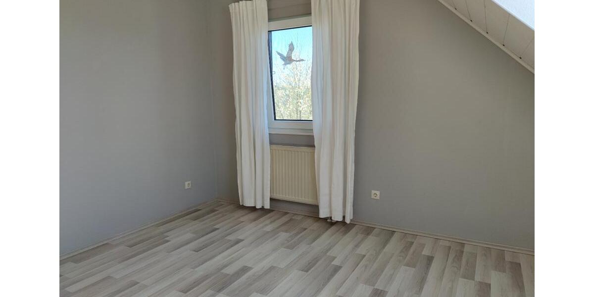 Dachgeschoßwohnung Butzbach - 5 Zimmer, 67 m&sup2;, 640&euro; | Angebot:25129107