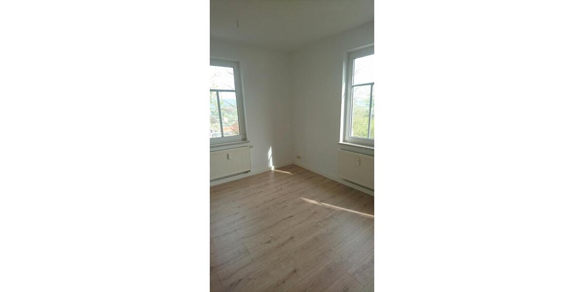 Etagenwohnung Pößneck - 4 Zimmer, 70 m&sup2;, 415&euro; | Angebot:26476635