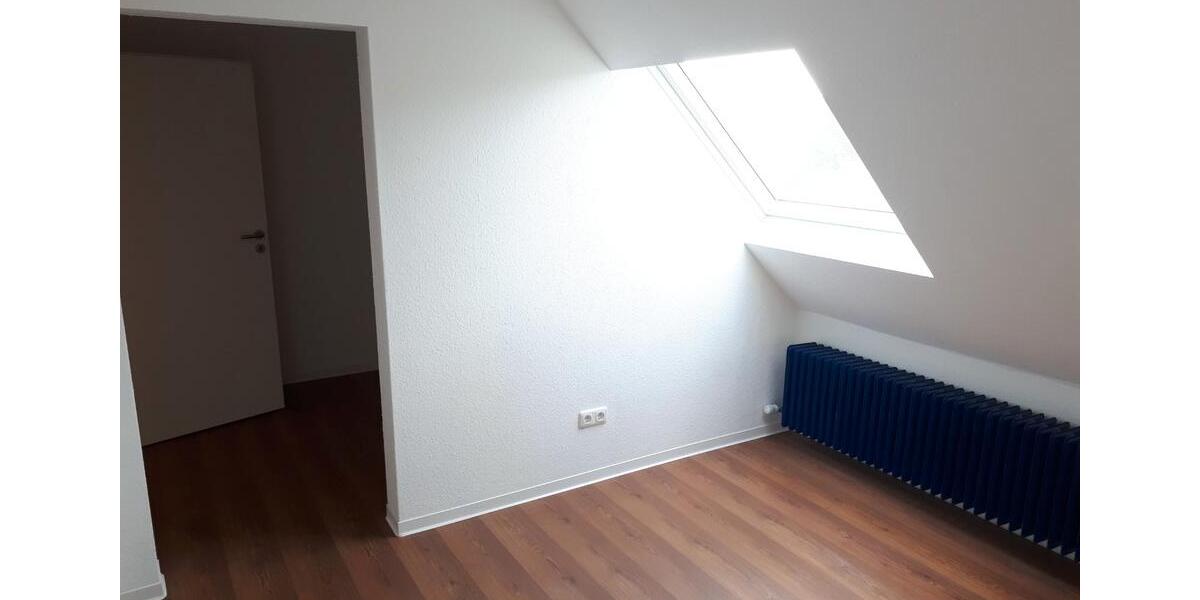 Dachgeschoßwohnung Bexbach - 4 Zimmer, 90 m&sup2;, 650&euro; | Angebot:26025748