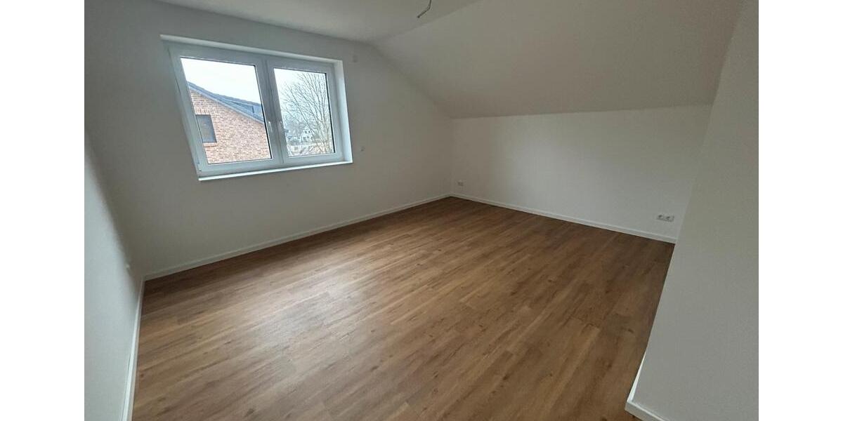 Dachgeschoßwohnung Weddingstedt - 2 Zimmer, 75 m&sup2;, 880&euro; | Angebot:26036272