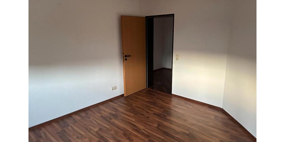 Etagenwohnung Bad Pyrmont - 3 Zimmer, 74 m&sup2;, 580&euro; | Angebot:26335557