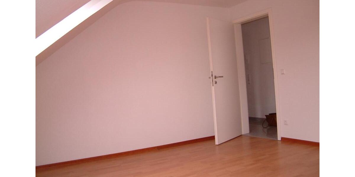 Dachgeschoßwohnung Saarbrücken Malstatt - 2 Zimmer, 53 m&sup2;, 480&euro; | Angebot:25960919