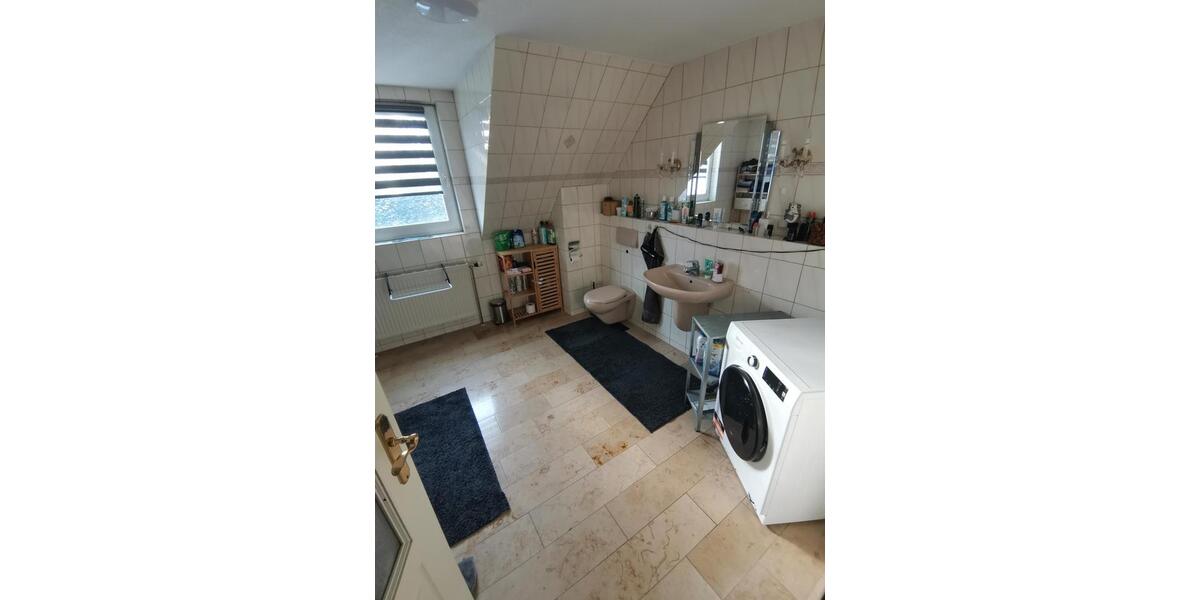 Dachgeschoßwohnung Heide - 4 Zimmer, 97 m&sup2;, 795&euro; | Angebot:26295053