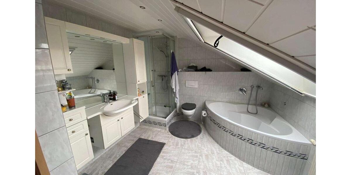 Etagenwohnung Bretten - 3 Zimmer, 85 m&sup2;, 900&euro; | Angebot:26674896