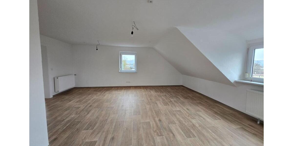 Dachgeschoßwohnung Ebelsbach - 3 Zimmer, 490&euro; | Angebot:22230792