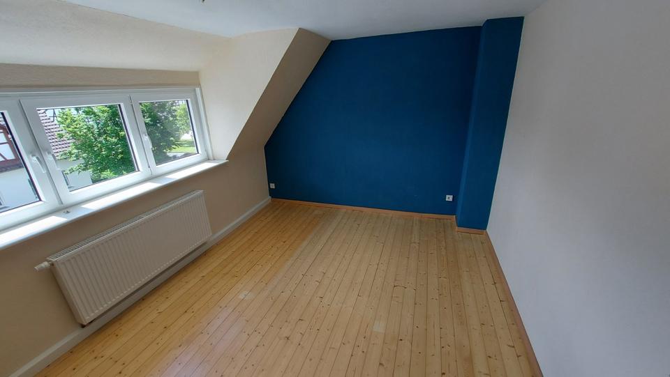 Dachgeschoßwohnung Edertal - 6 Zimmer, 90 m&sup2;, 630&euro; | Angebot:25941676