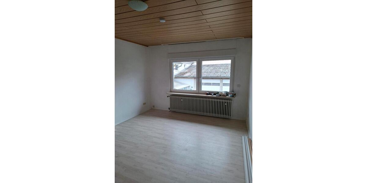 Etagenwohnung Idstein - 4 Zimmer, 100 m&sup2;, 700&euro; | Angebot:26033430