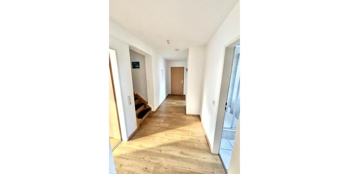Exklusive Penthousewohnung mit Balkon und Blick ins Grüne - 97m2 3 zimmer