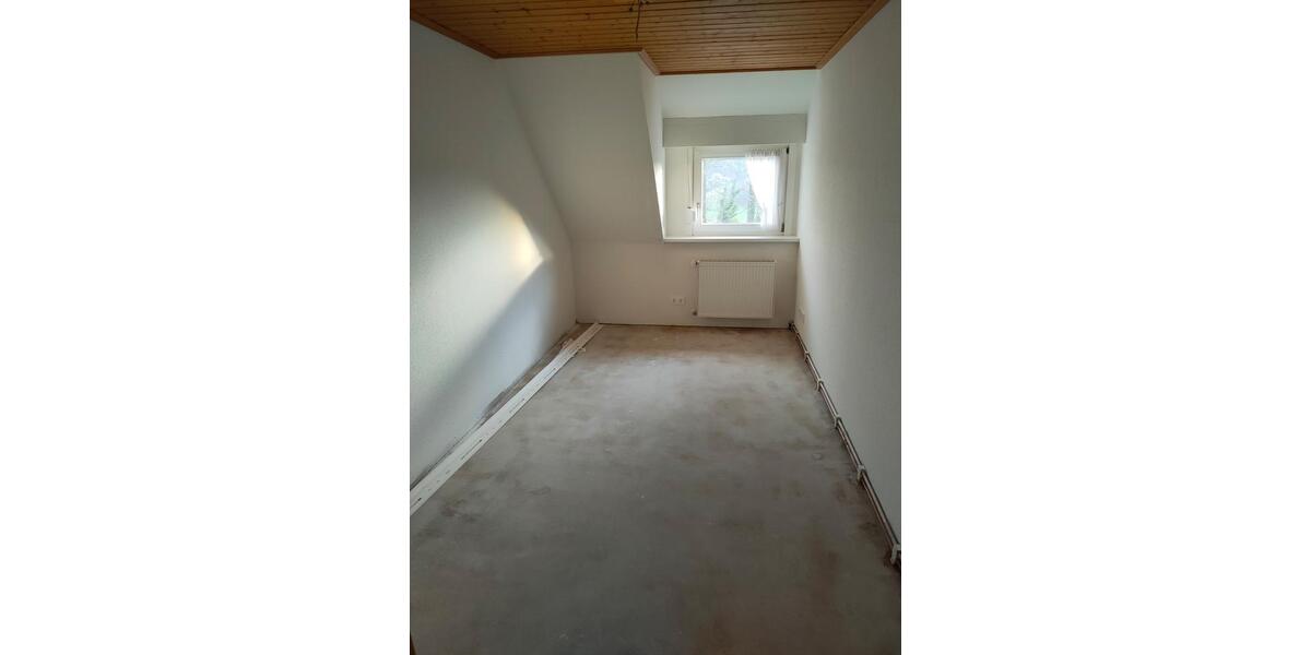 Dachgeschoßwohnung Warstein - 5 Zimmer, 100 m&sup2;, 900&euro; | Angebot:25614570