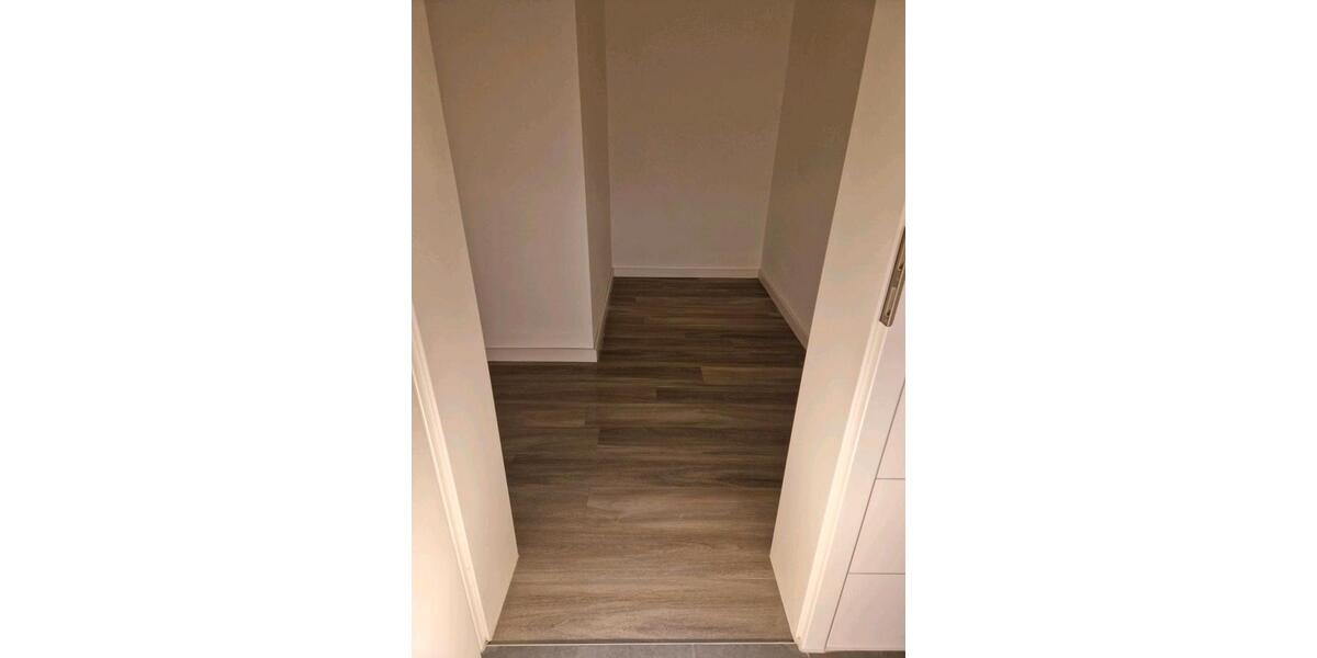 Etagenwohnung Anklam - 2 Zimmer, 82 m&sup2;, 740&euro; | Angebot:24978673