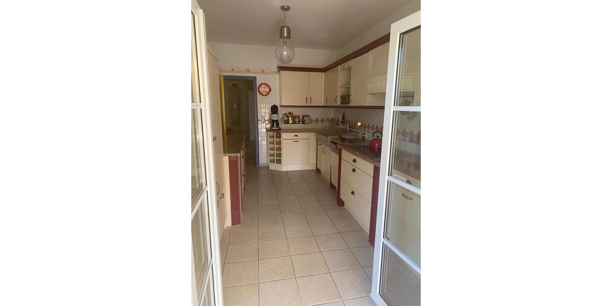Etagenwohnung Bützow - 4 Zimmer, 100 m&sup2;, 1.300&euro; | Angebot:25961025