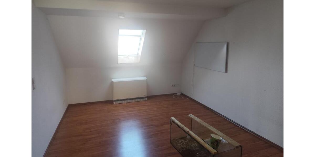Dachgeschoßwohnung Geringswalde - 4 Zimmer, 86 m&sup2;, 520&euro; | Angebot:26529833