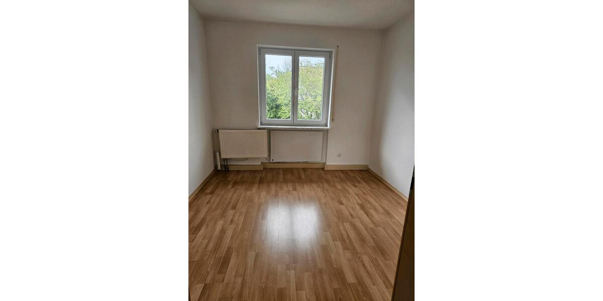 Etagenwohnung Traunreut St. Georgen - 4 Zimmer, 100 m&sup2;, 1.400&euro; | Angebot:26670250