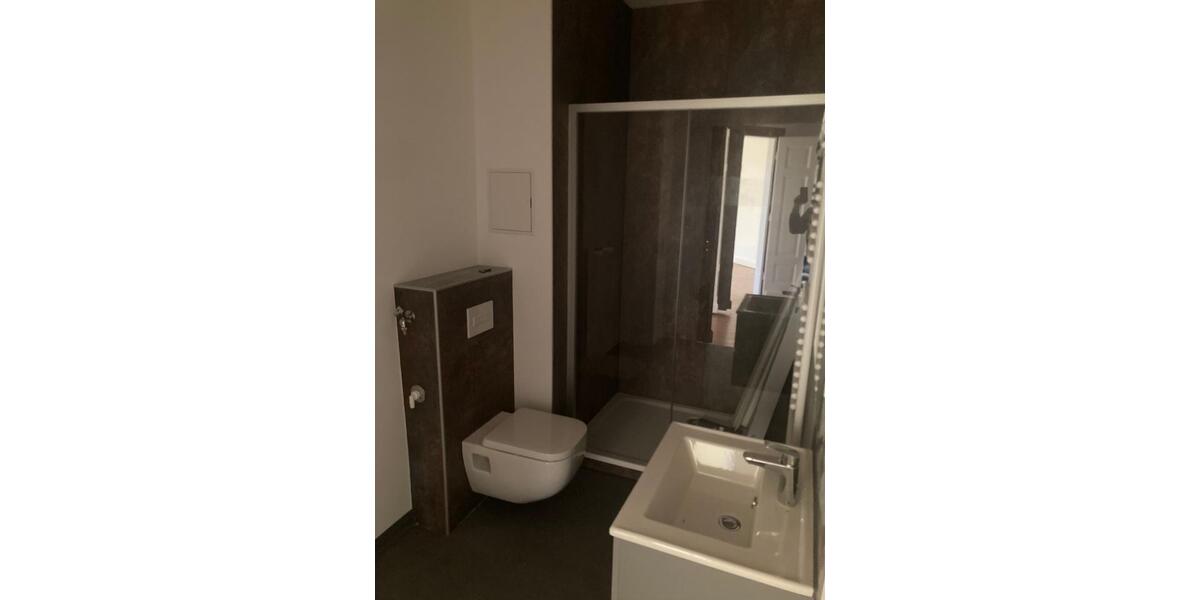 Etagenwohnung Reichenbach im Vogtland - 5 Zimmer, 150 m&sup2;, 900&euro; | Angebot:26120392