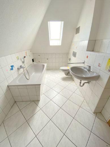 Dachgeschoßwohnung Löbau - 3 Zimmer, 77 m&sup2;, 425&euro; | Angebot:25869642