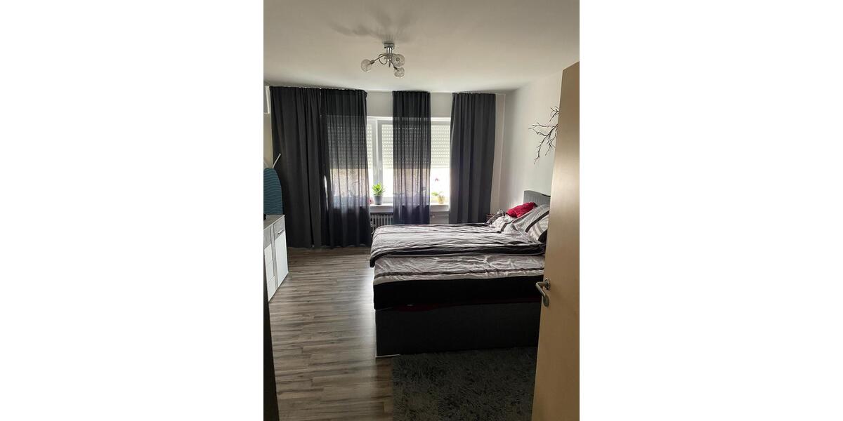 *Straubing* 4 Zimmer Wohnung mit Garage und Süd-West Balkon 4 zimmer
