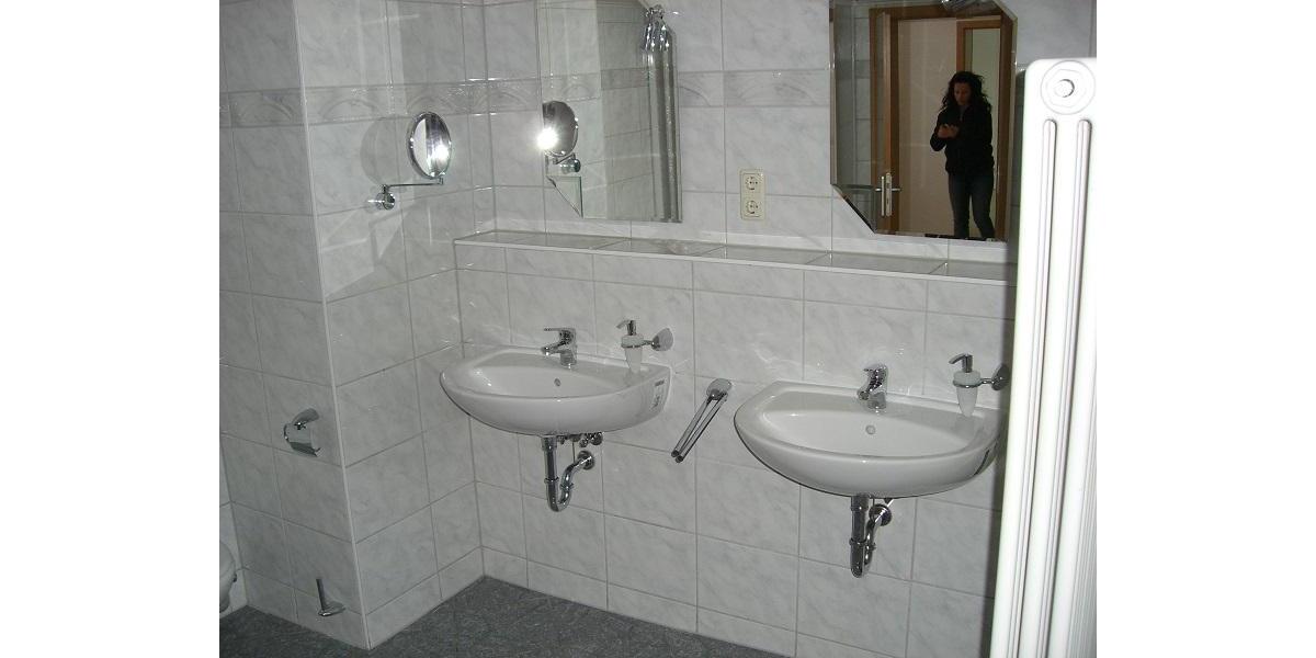 Dachgeschoßwohnung Schwerin Altstadt - 4 Zimmer, 120 m&sup2;, 1.100&euro; | Angebot:25783037