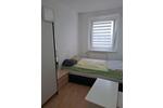 Helles Zimmer in 2-Zimmer-Wohnung mit Balkon zimmer