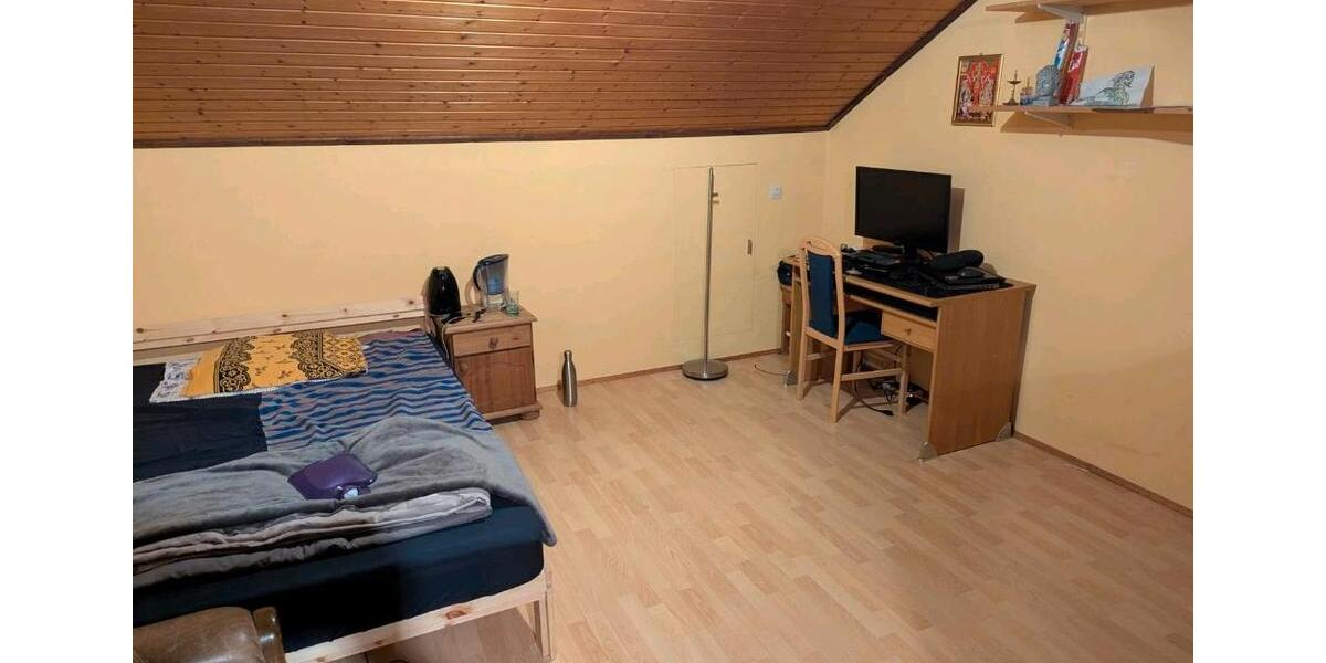 Dachgeschoßwohnung Kempten (Allgäu) Auf der Halde - 1 Zimmer, 37 m&sup2;, 320&euro; | Angebot:26286975