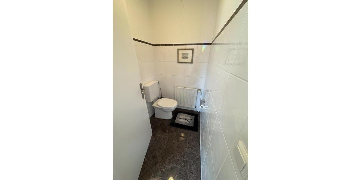 Etagenwohnung Cloppenburg - 4 Zimmer, 147 m&sup2;, 1.000&euro; | Angebot:25377047