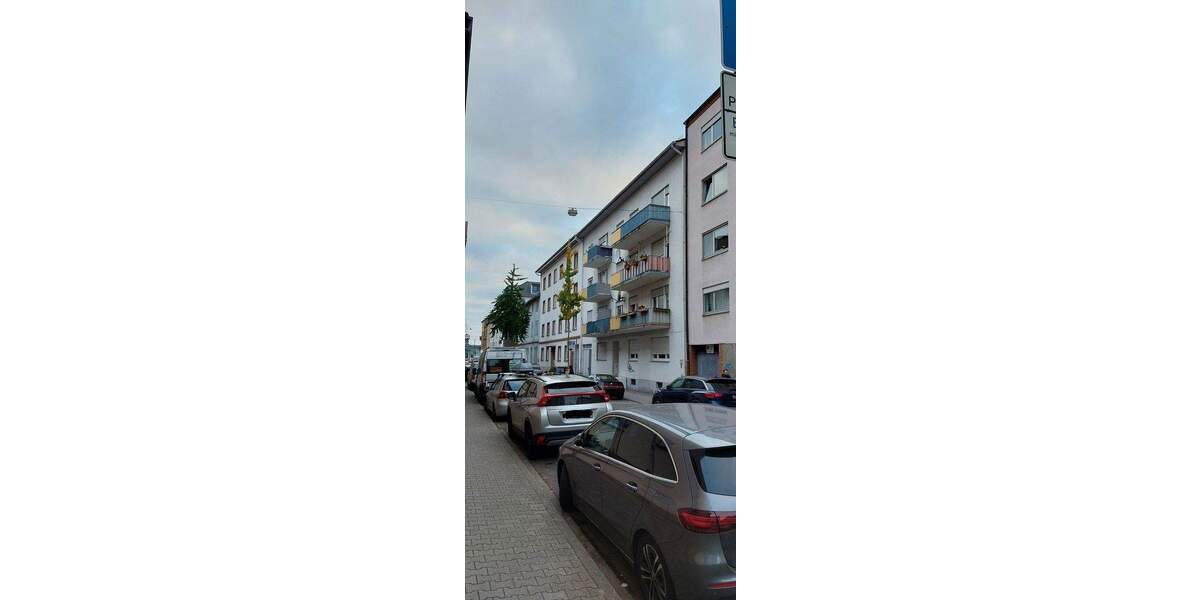 Charmante Dachgeschosswohnung mit sichtbaren Holzbalken - ruhig & zentral gelegen 2 zimmer