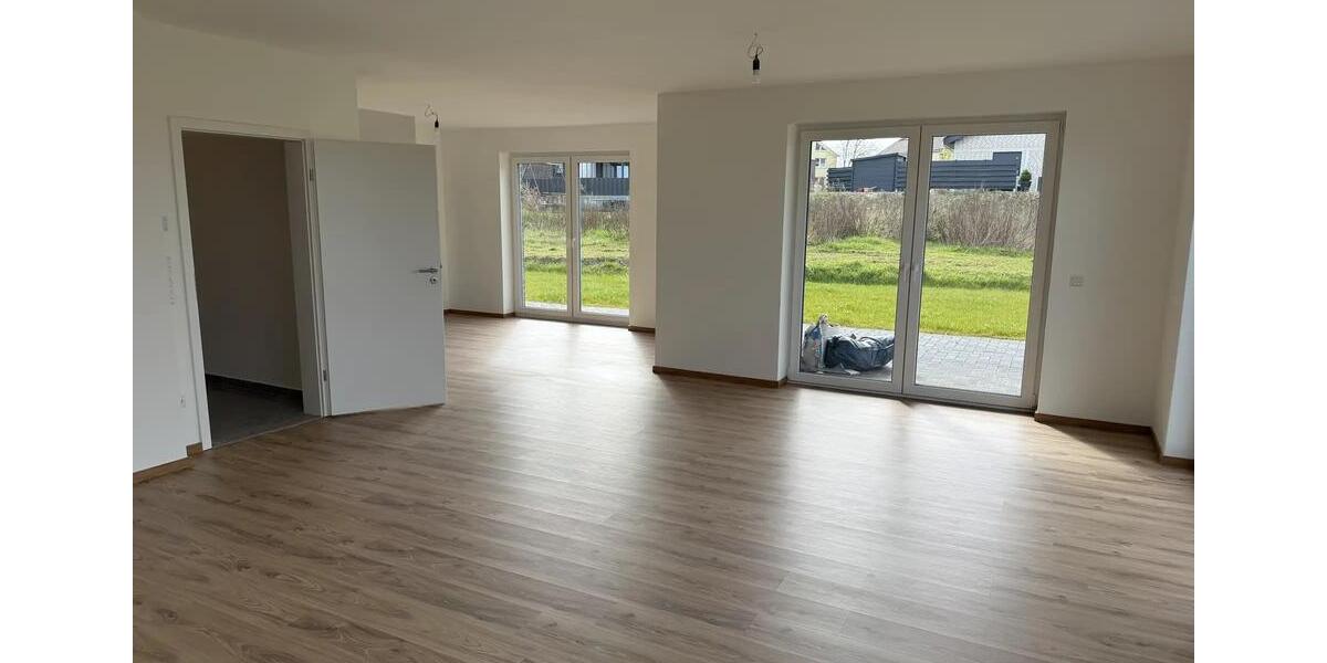 Doppelhaushälfte Uchte - 6 Zimmer, 178 m&sup2;, 1.400&euro; | Angebot:26255584