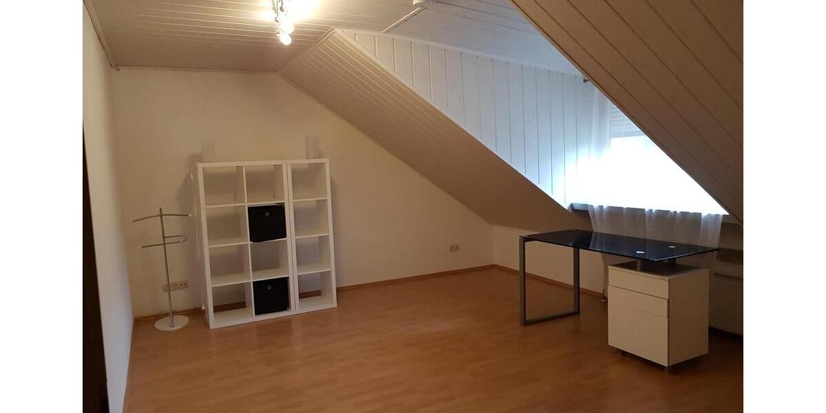 Dachgeschoßwohnung Augsburg - 3 Zimmer, 90 m&sup2;, 1.200&euro; | Angebot:26024631