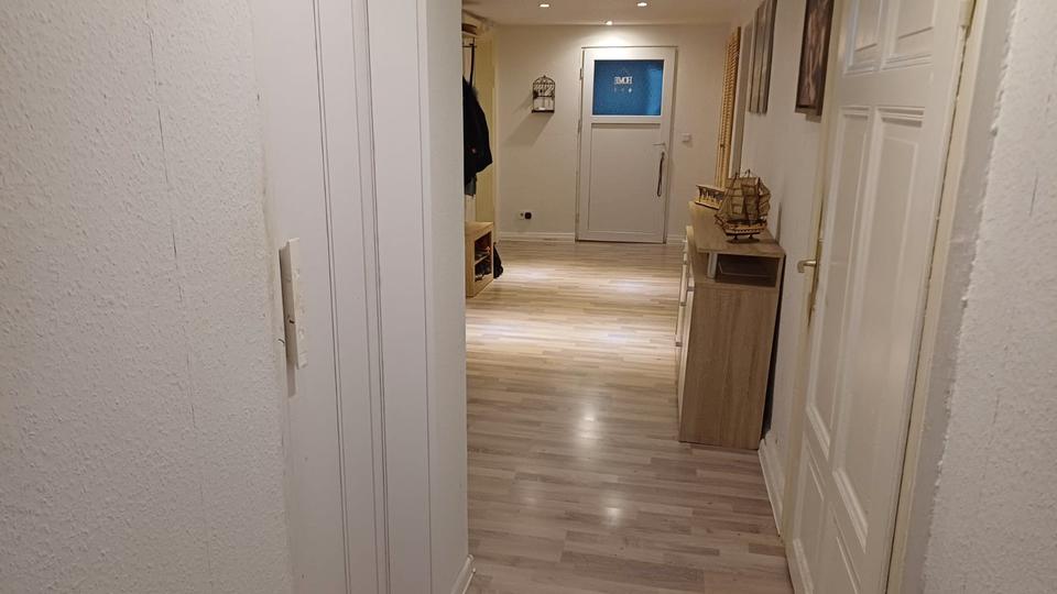 Etagenwohnung Gröningen - 5 Zimmer, 148 m&sup2;, 900&euro; | Angebot:26047050