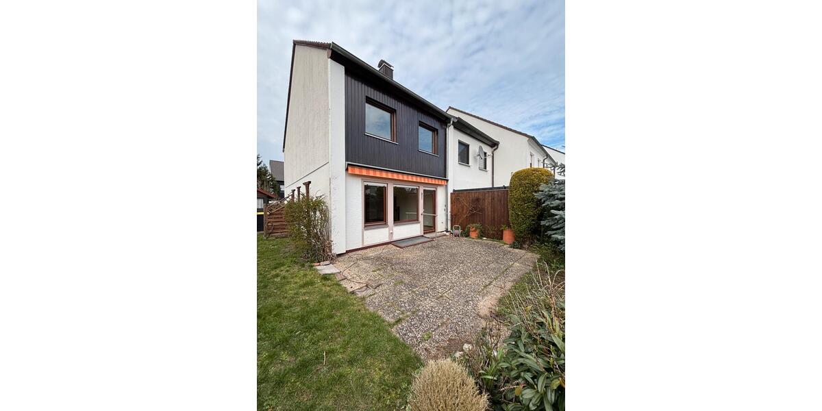 Reihenhaus Nürnberg Holzheim - 6 Zimmer, 120 m&sup2;, 1.700&euro; | Angebot:25895295