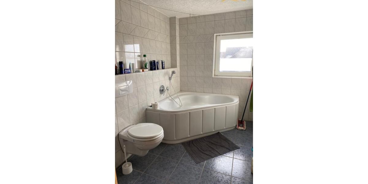 Dachgeschoßwohnung Meiningen - 2.5 Zimmer, 62 m&sup2;, 420&euro; | Angebot:24783936