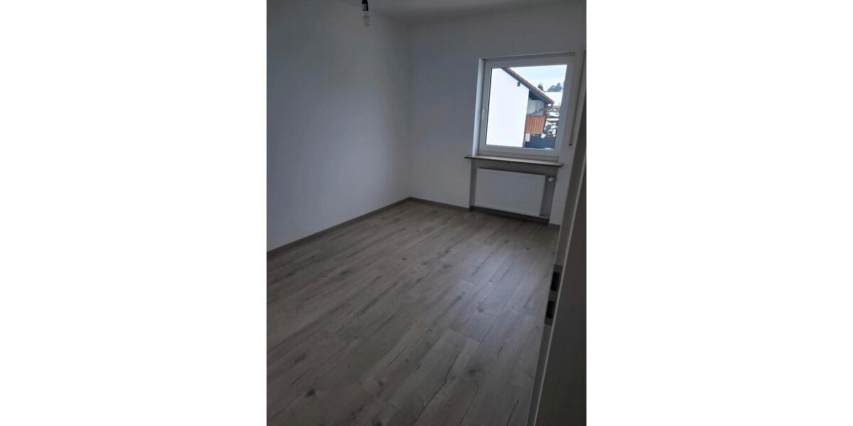 Etagenwohnung Allersberg Eismannsdorf - 3 Zimmer, 86 m&sup2;, 900&euro; | Angebot:24755475