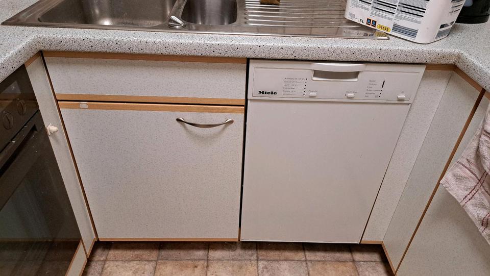Wohnen auf Zeit Winterbach - 1 Zimmer, 14 m&sup2;, 390&euro; | Angebot:26581485