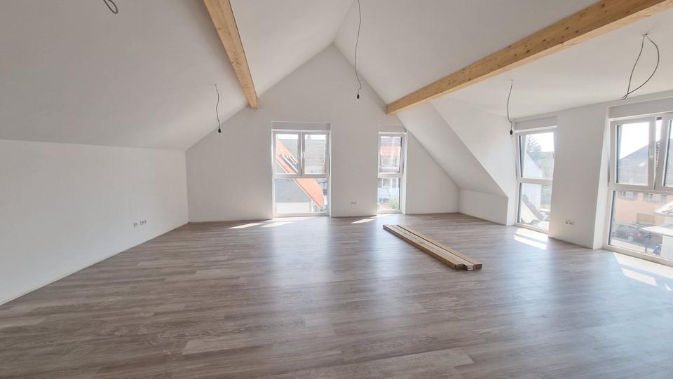 Dachgeschoßwohnung Weinheim - 3 Zimmer, 104 m&sup2;, 1.200&euro; | Angebot:25637931