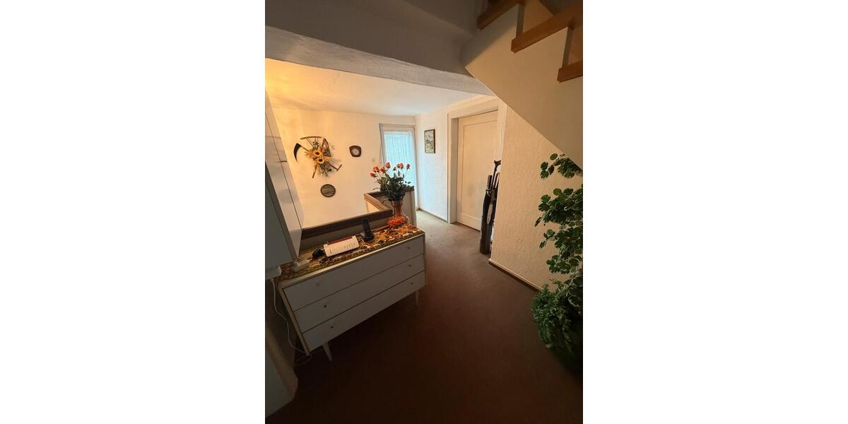 Einfamilienhaus Bad Hersfeld - 5 Zimmer, 105 m&sup2;, 1.000&euro; | Angebot:25100890