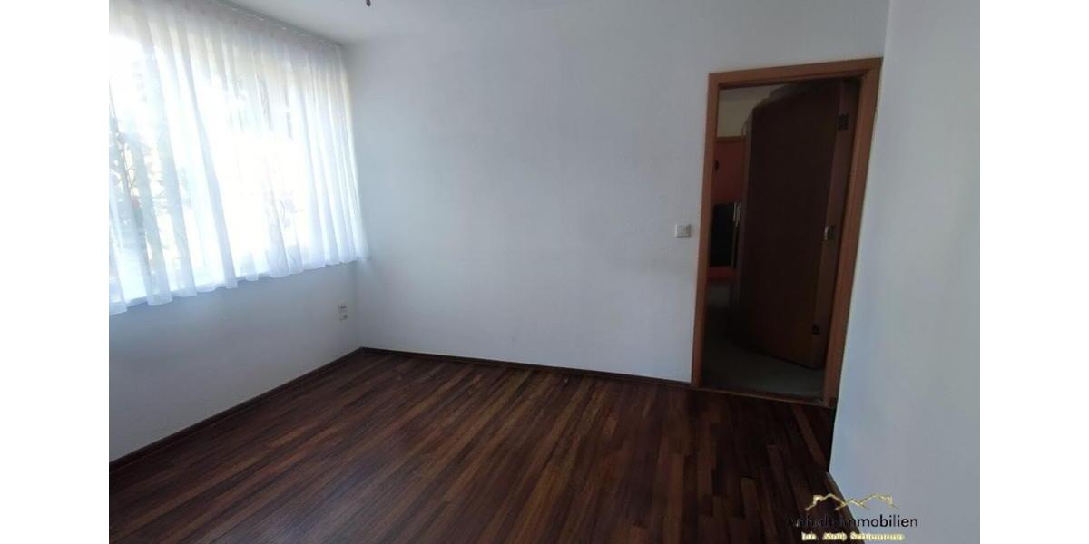 Erdgeschoßwohnung Bitterfeld-Wolfen Greppin - 3 Zimmer, 77 m&sup2;, 615&euro; | Angebot:25751600