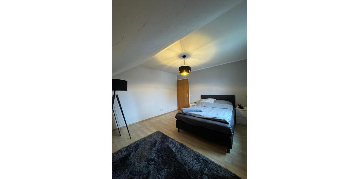 Dachgeschoßwohnung Wenden - 4 Zimmer, 105 m&sup2;, 970&euro; | Angebot:26086777